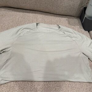 lululemon athletica Light Gray Short Sleeve Tee